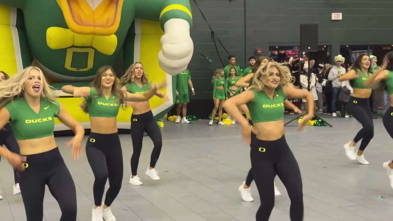 Oregon Cheer Pregame Performance 11/14/2025 #2