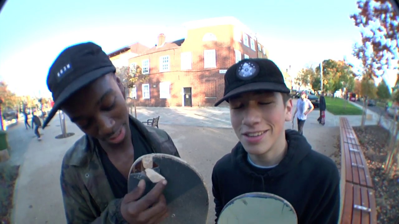 DE PARIS Yearbook  x Nike sb - 3 - Teaser