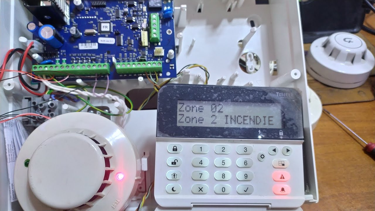 Teletek  Eclipse alarme intrusion avec détecteur de fumée  reset  zone incendie
