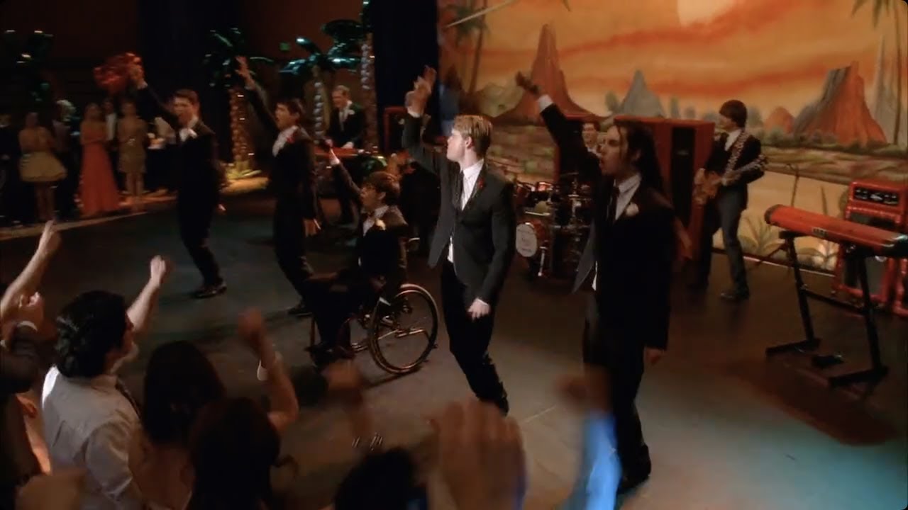 What Makes You Beautiful - Glee Cast - Chord Overstreet, Kevin McHale, Samuel Larsen, Damian McGinty