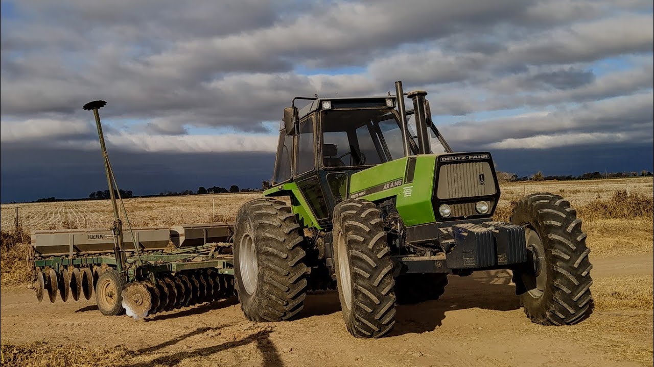 Volví gente ✌️... //...  le metí un poco de uso al Deutz Fahr ax 100 y al ax 4.145  🚜