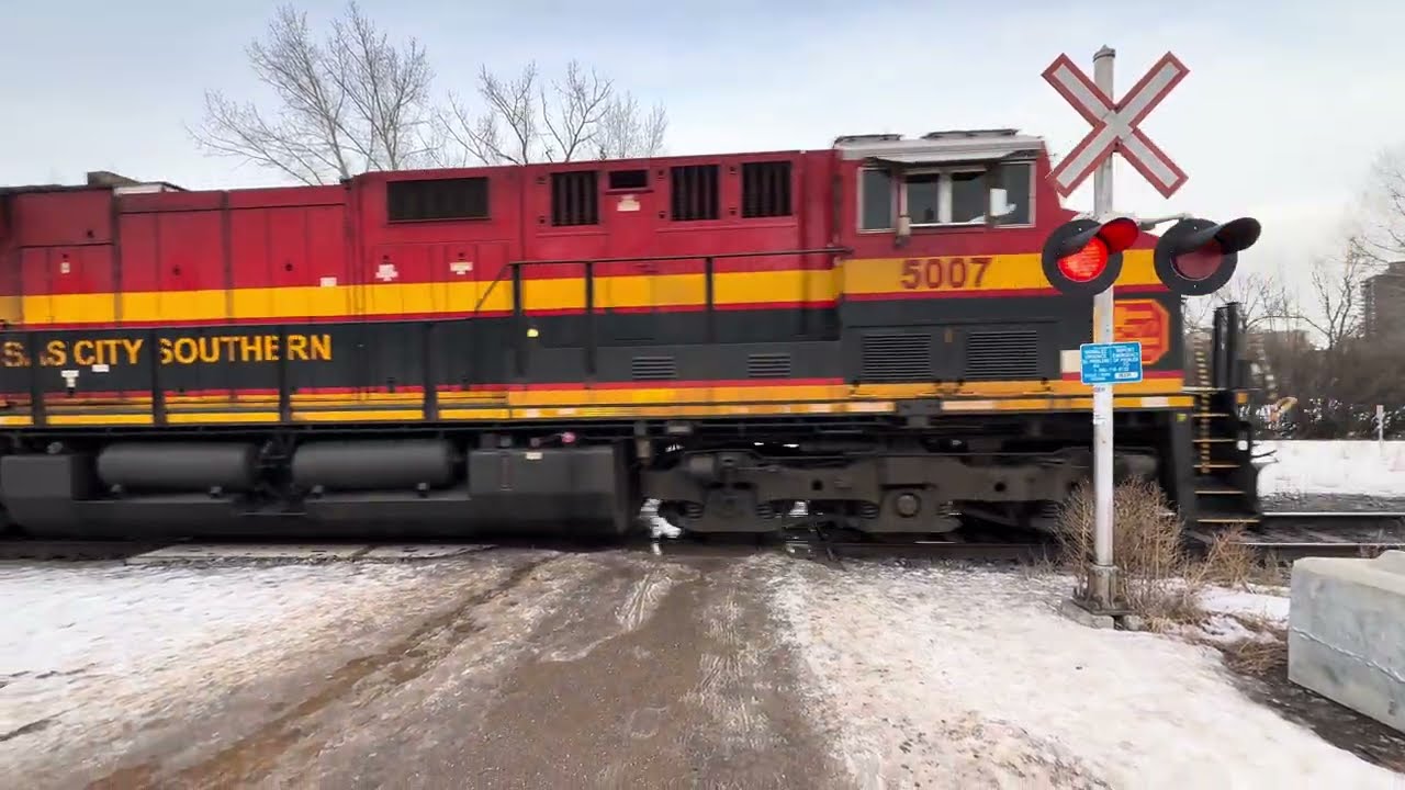 CPKC 301 at Edworthy Park