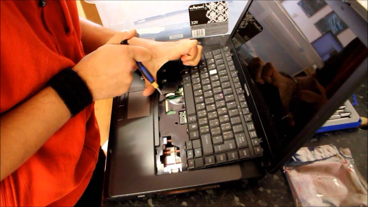 Cleaning Toshiba L300 part 1