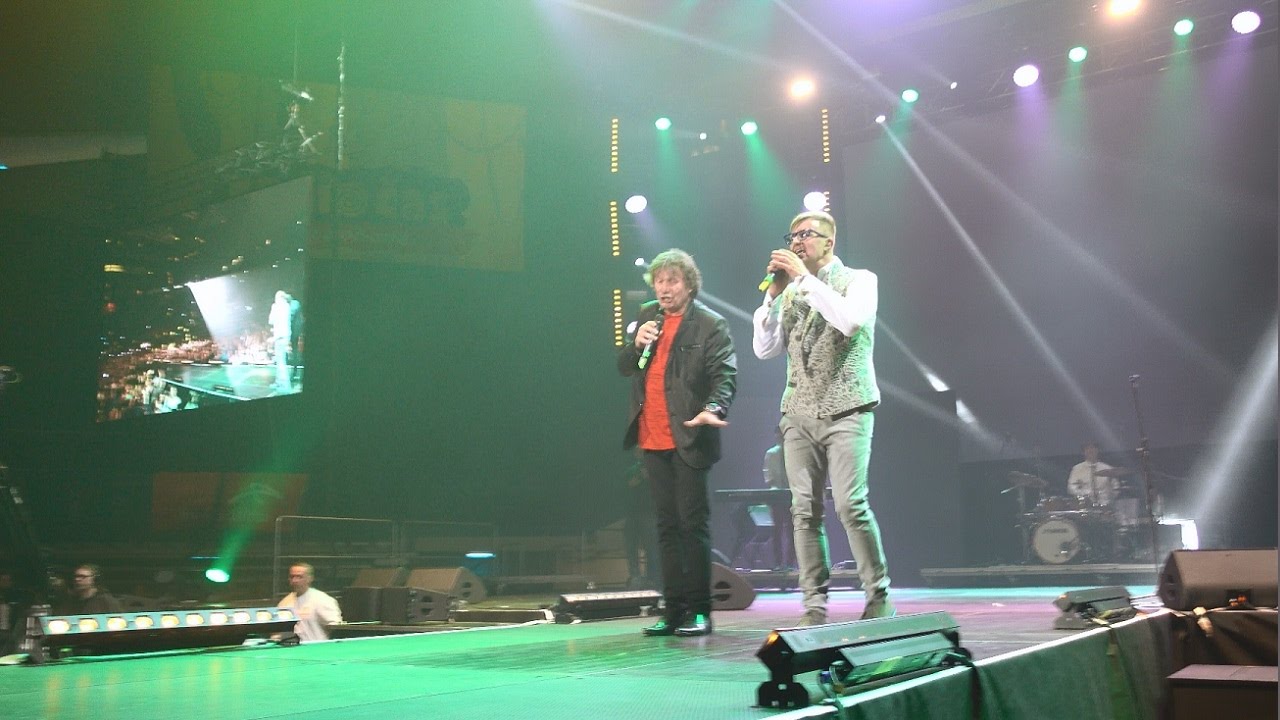 Standa Hložek a Petr Kotvald Holky z naší školky ♥ MegaKoncert Čas 3.12.2016 ~ Live HD 4k