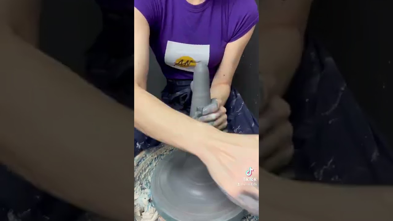 Drehen mit grober Schamotte 🏺#pottery #tiktok #asmr