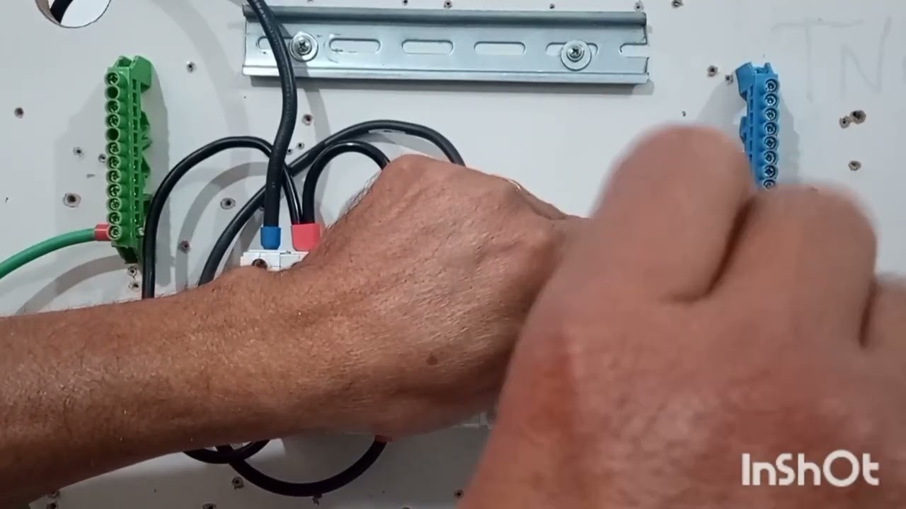 Quadro monofásico direto e objetivo