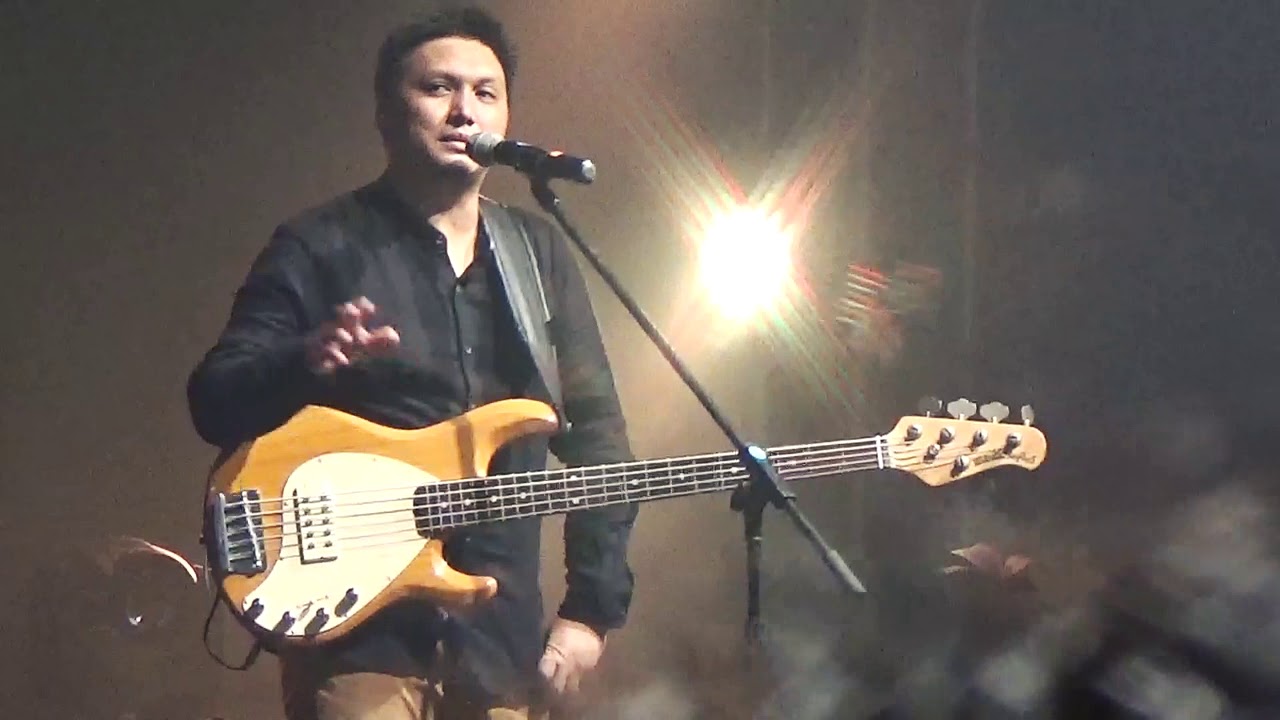 Jikustik Reunian  -  Menggapaimu