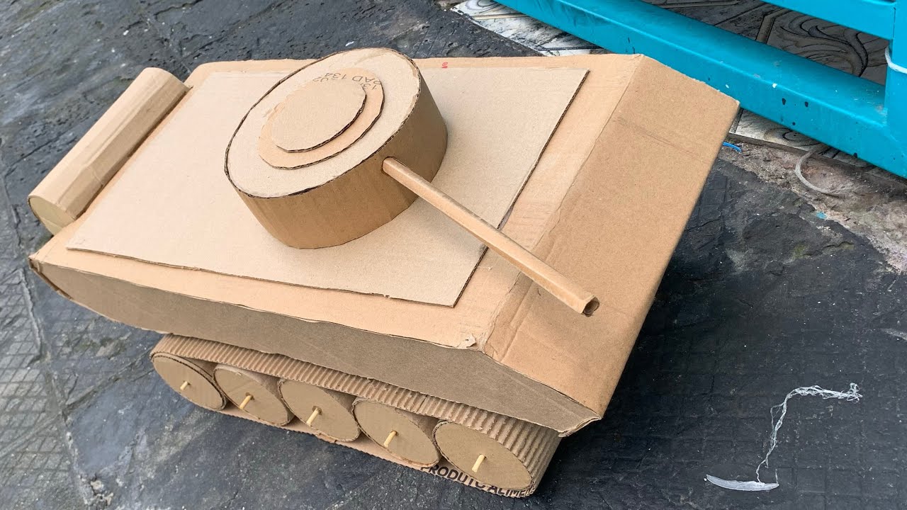 Tanque de guerra de papelão