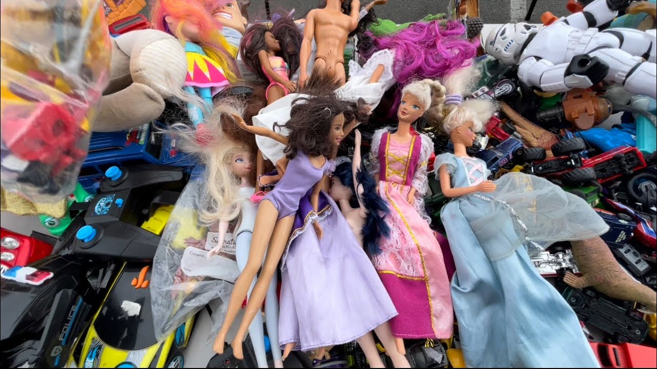Hunting for Cheap vintage Barbie&rsquo;s. Caser&iacute;a de Barbie&rsquo;s antiguas. 