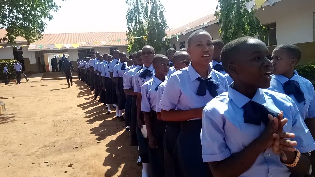 PADRE PIO SECONDARY SCHOOL MOROGORO| GRADUATION| WANAFUNZI WAKIWA KWENYE MAANDAMANO YA MISA