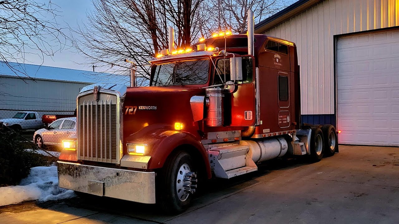 1999 Kennworth W900L. N14 Cummins. Quick overview. Cold start.