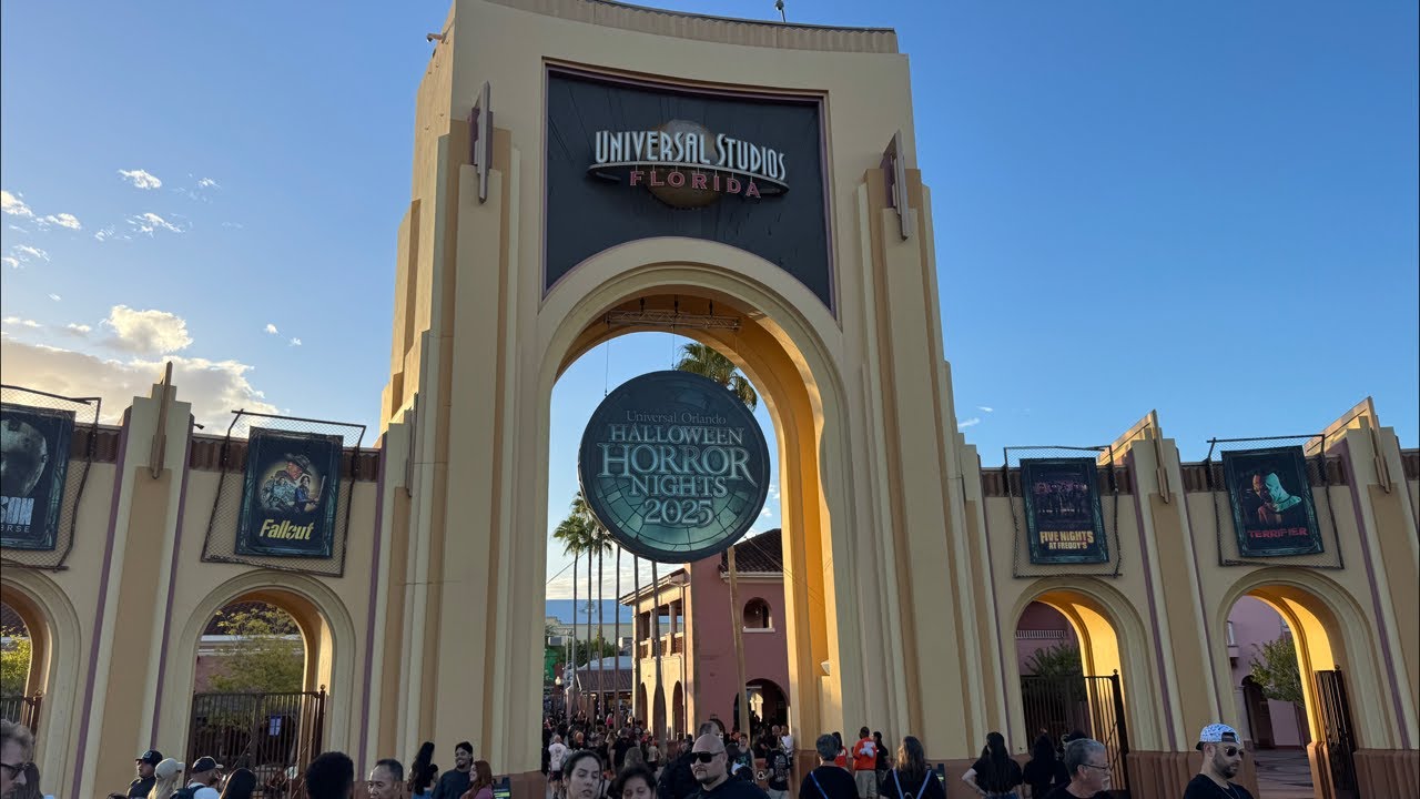 🔴 LIVE from Halloween Horror Nights at Universal Studios Florida HHN Live Stream on Thursday