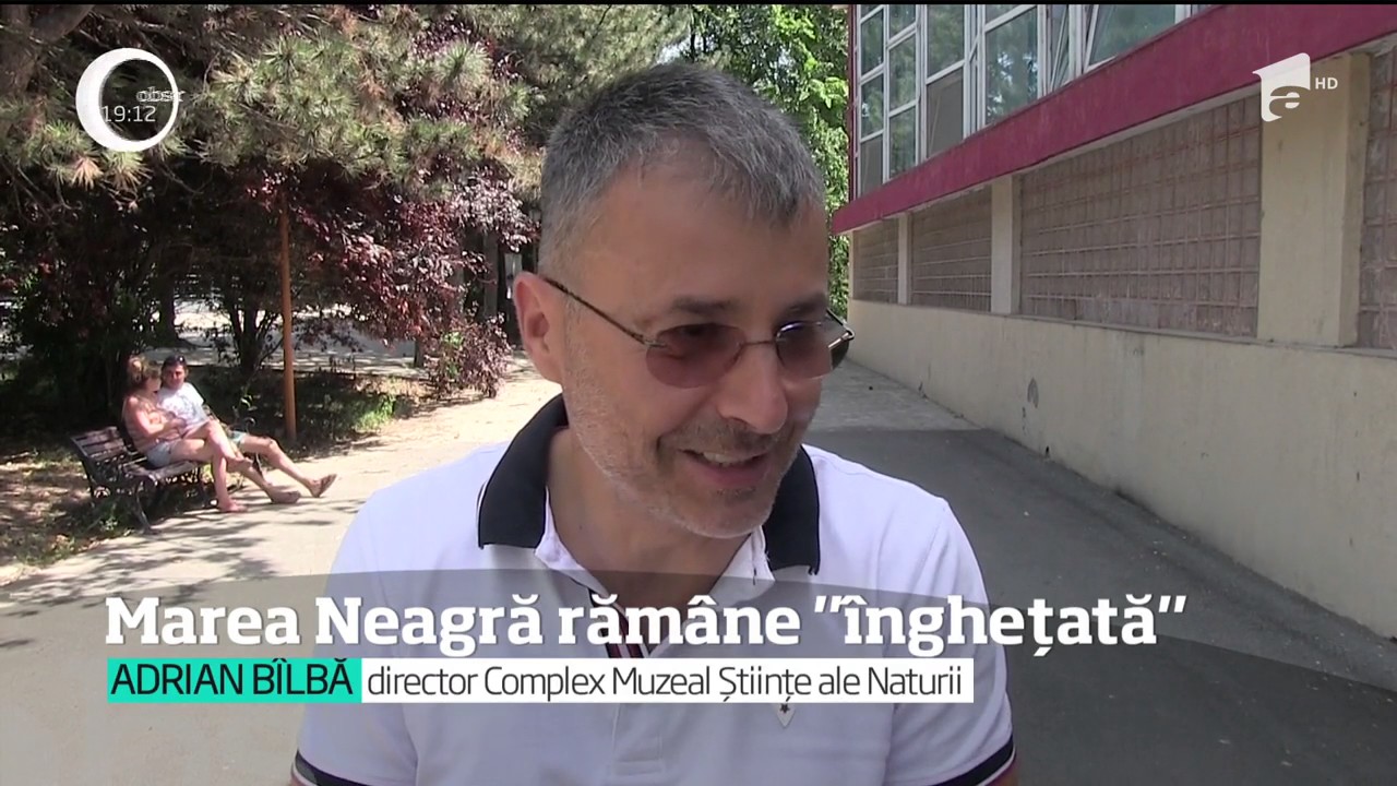 Fenomenul de mare &icirc;ngheţată, dezamăgirea turiştilor de pe litoral. Temperatura apei nu depăşe