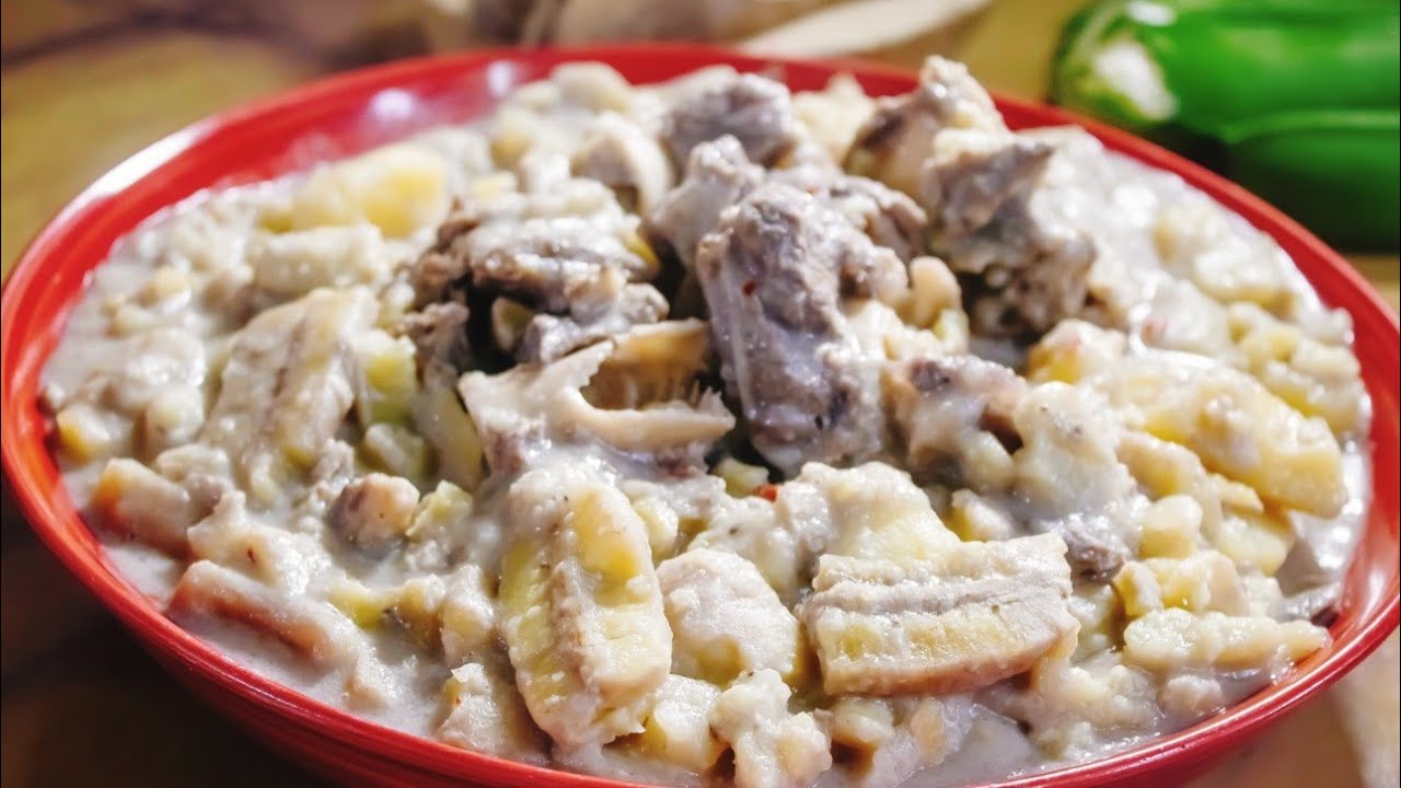 BANANES VERTES AU COCO ET À LA VIANDE