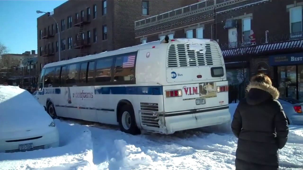 Post Christmas Blizzard NYC 2010 Bus stuck on road 12/27/10