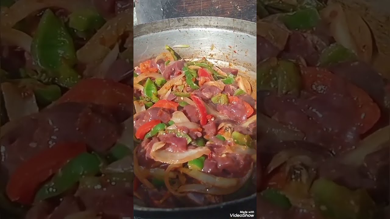 ألذ واسرع طريقه كبدة الدجاج بالبصل وفلفل الألوان #كبدة الدجاج بالفلفل الالوان ممتازه جدا 