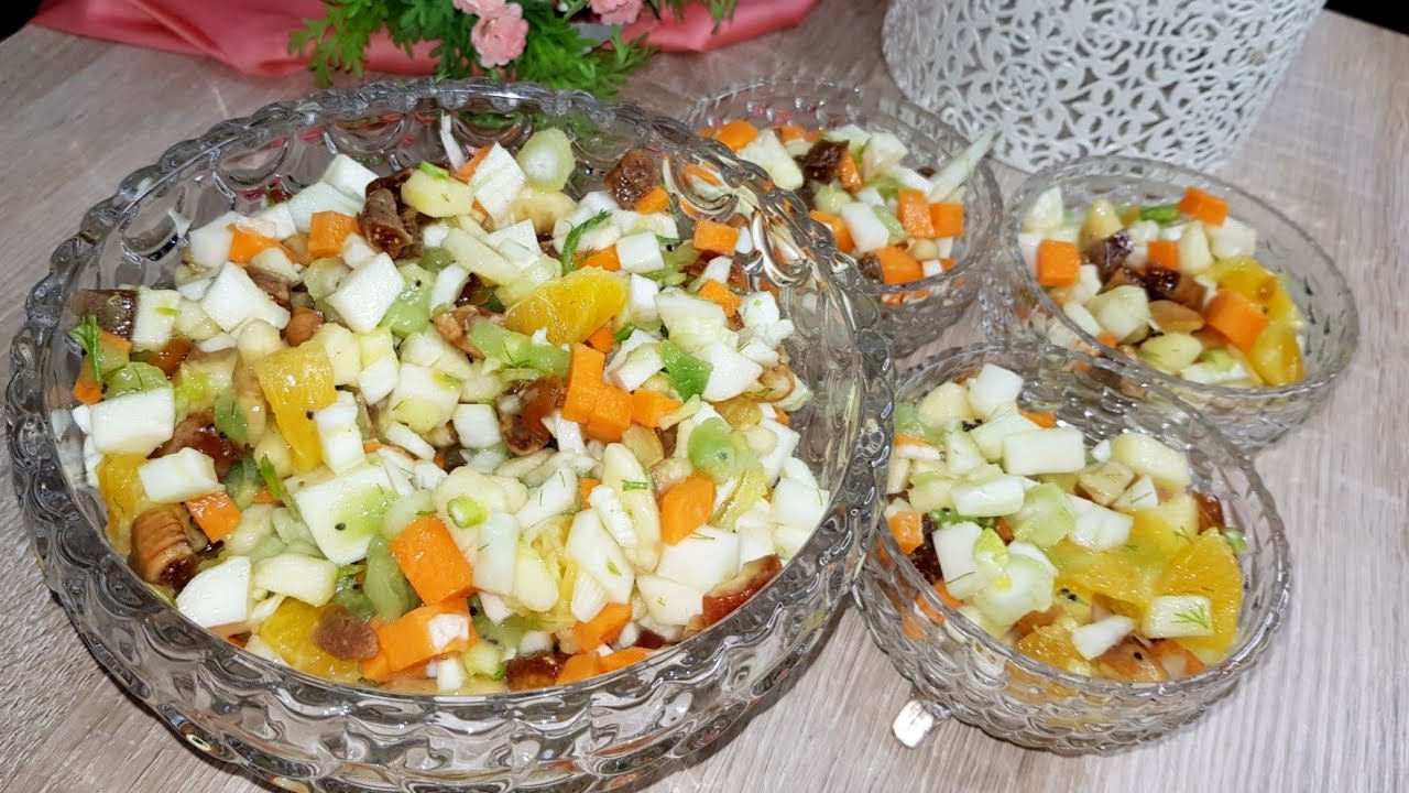 فكرة غذاء خفيفة للسيدة العاملة تجعلك نشيطة طول اليوم👌سلطة حلوة بالخضر الطازجة و الفواكه،قوية ومغذية💪