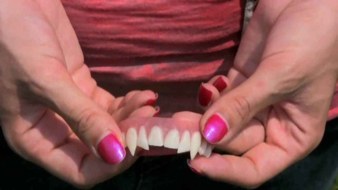 Vampirism Bites: BTS - Belle's Fangs