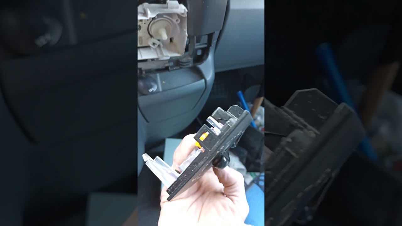 Sostituzione lampadine riscaldamento FIAT Scudo 2007/2016