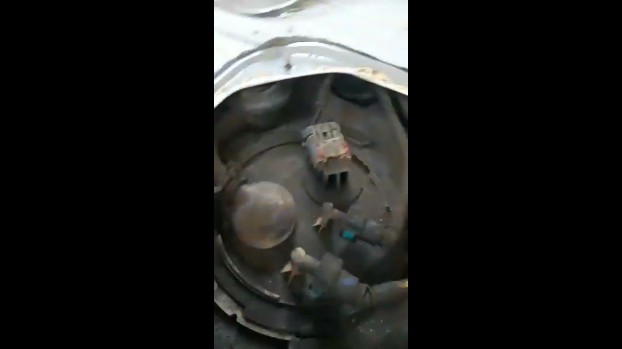 2002 Jeep Liberty fuel filter replacing