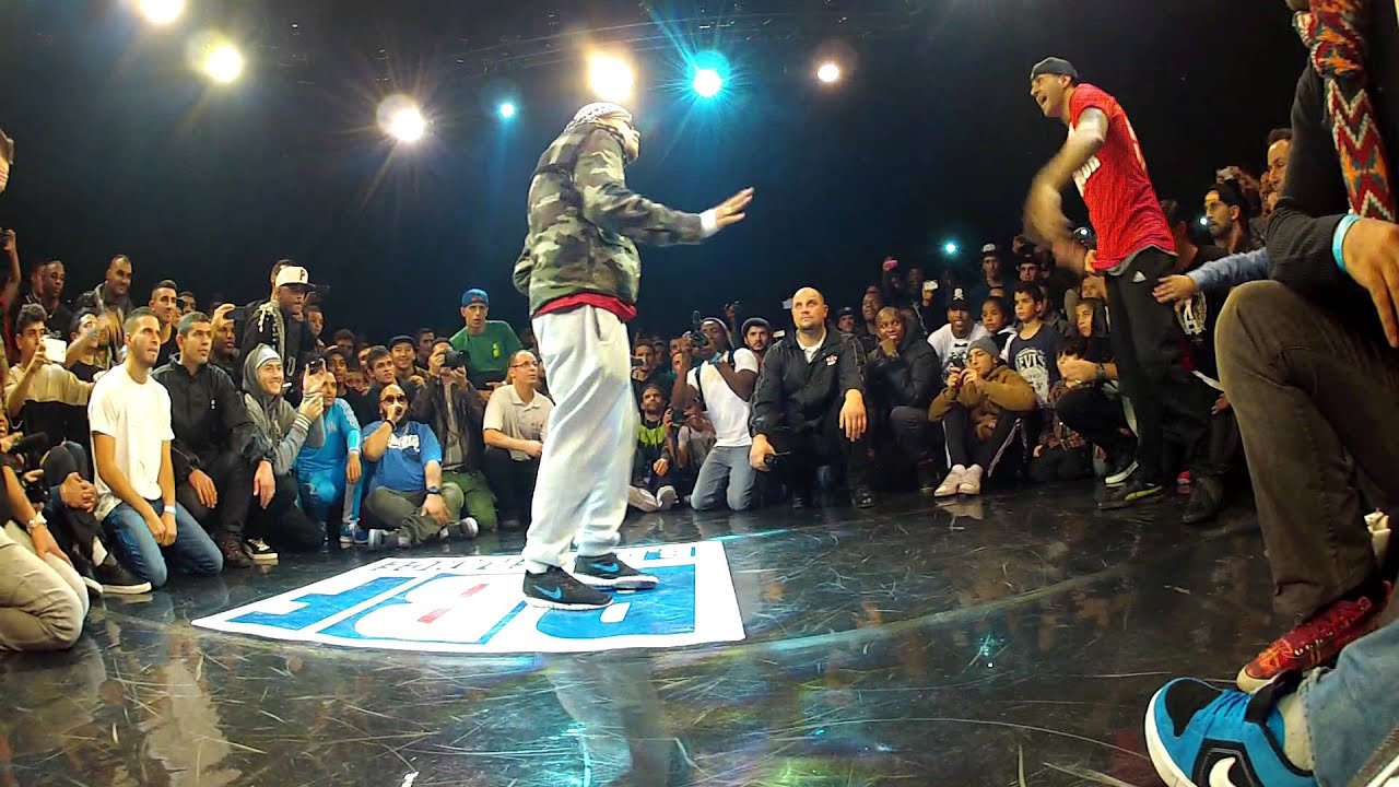 Benji calling out Lilou at Bboy France 2013