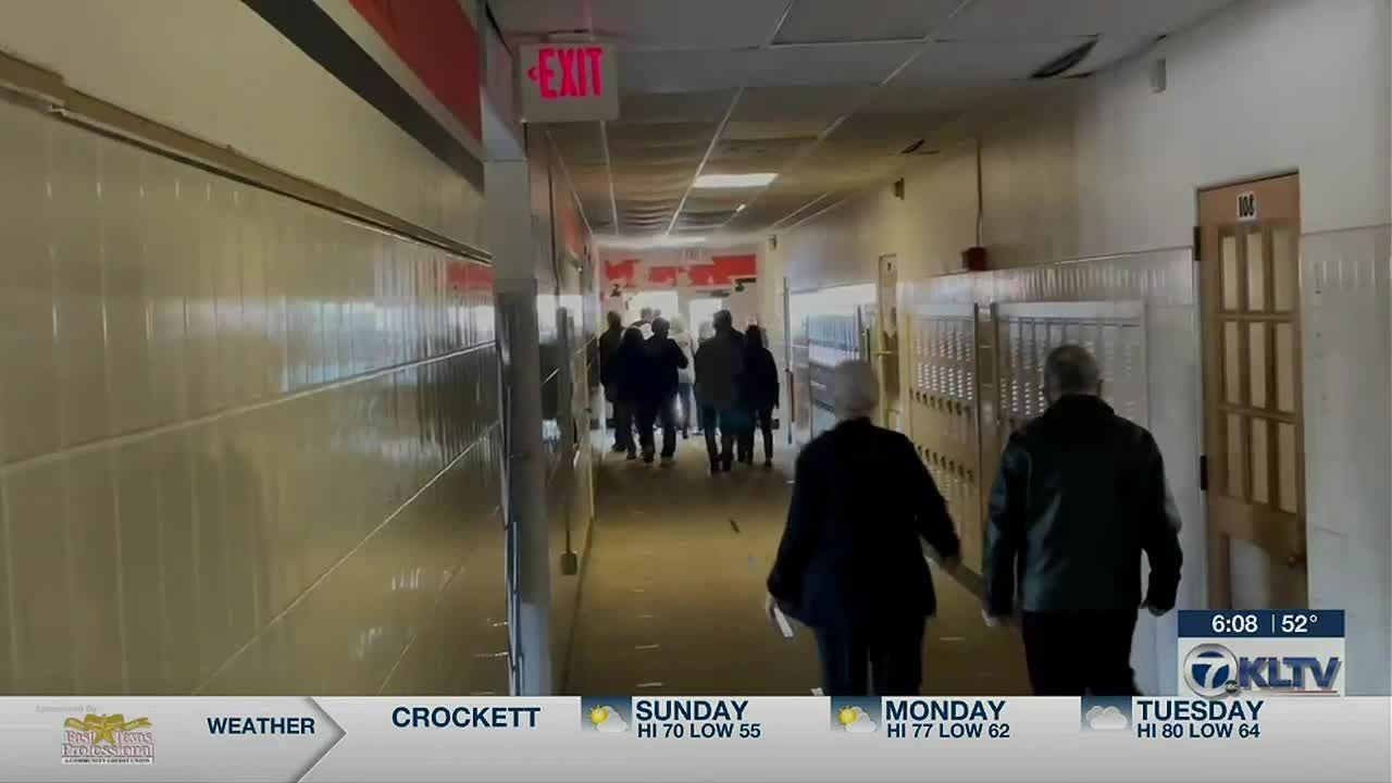 Gladewater holds &lsquo;Walk Down Memory Lane&rsquo; tour of high school before planned redevelopment