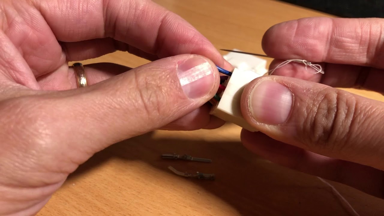 TAITO: comment retirer les broches des connecteurs (Egret 2, 3, Vewlix...)