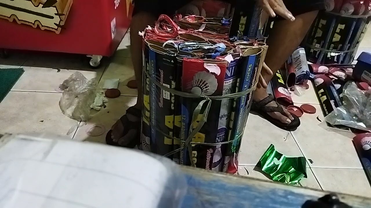 bukti shuttlecock badminton LA paling laris d gor bansun bekasi