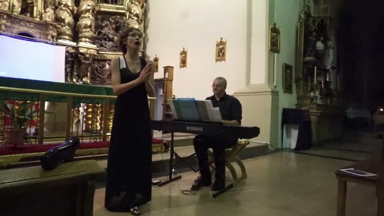 Maria Krasnikova, soprano & Norbert Itrich, &oacute;rgano. Sviridov, 