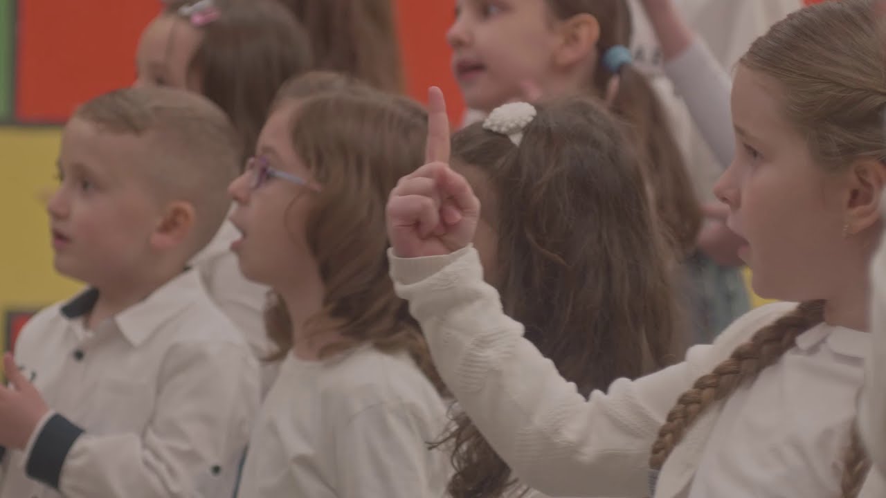 Nënë, emër i dashur për mua - Kori 