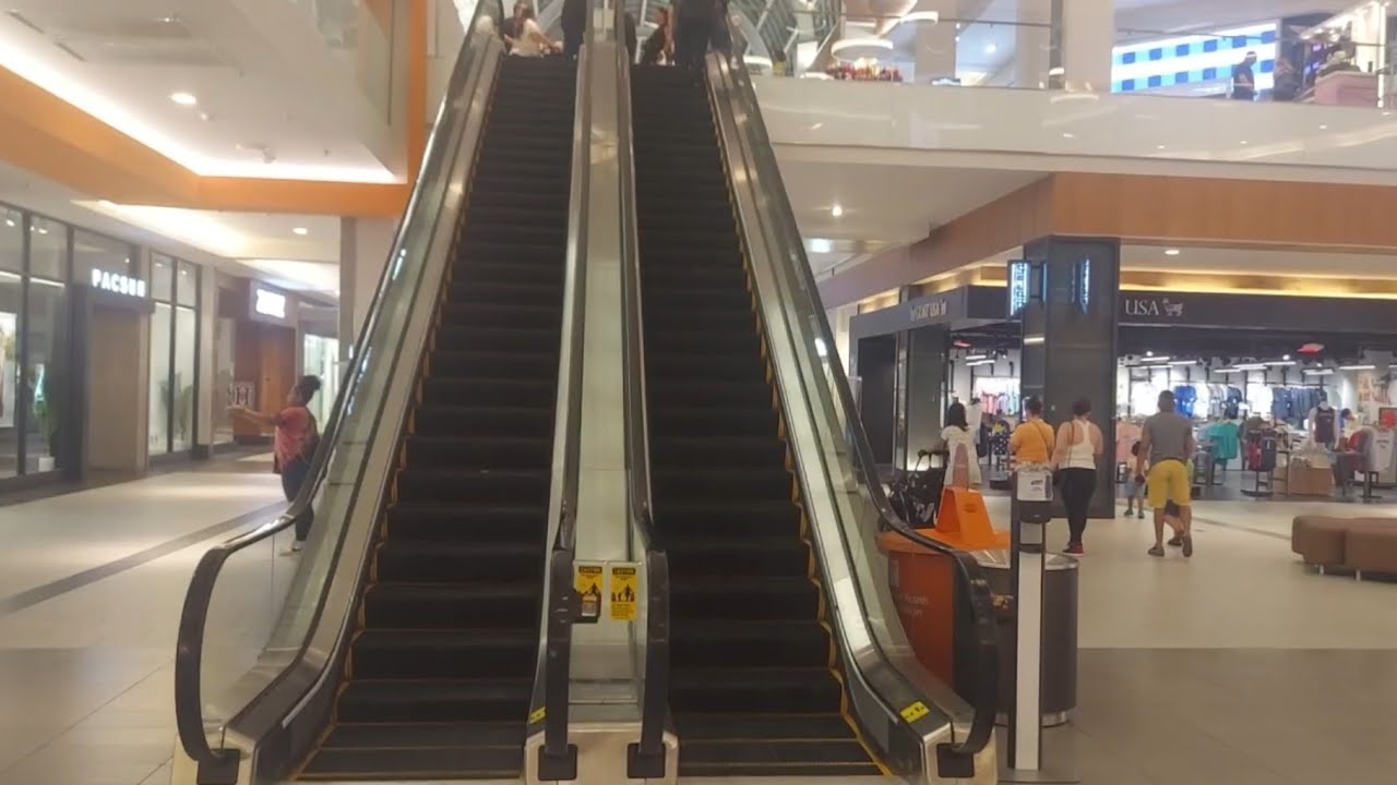 2015 KONE TravelMaster110 Escalators | Roosevelt Field Mall | Garden City, NY