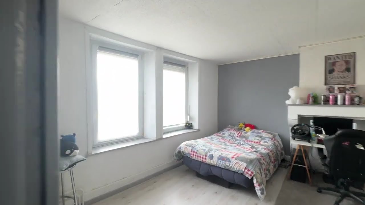 Maison de pierre de 189 m2 SH sur 1353 m2 de terrain à ST LAURENT