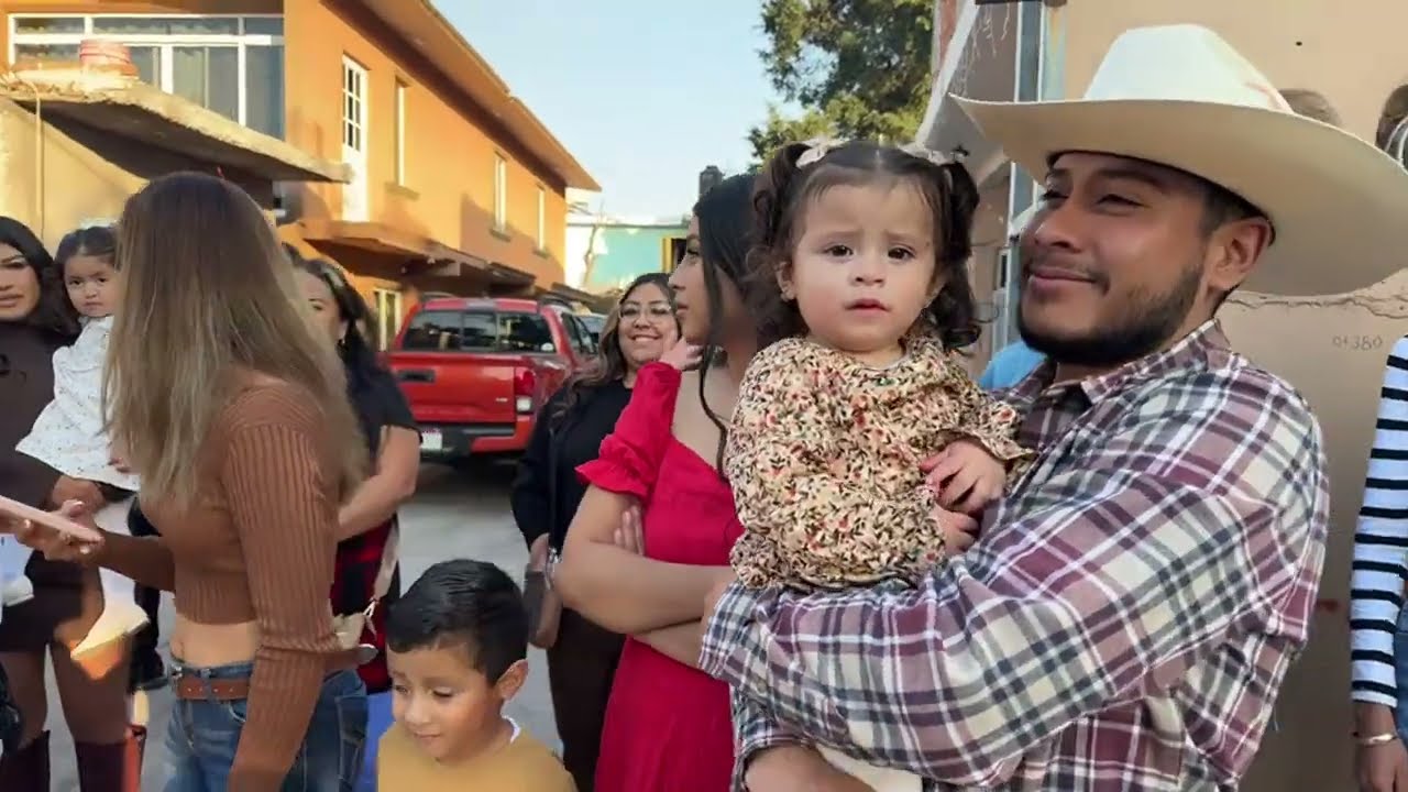 Procesi&oacute;n en Cruces de Rojas 🎉