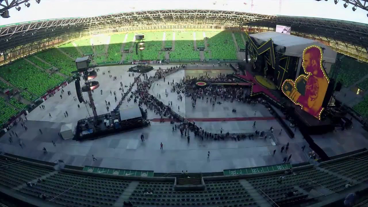 Robbie Williams Groupama Aréna 2017  08  23    Timelapse