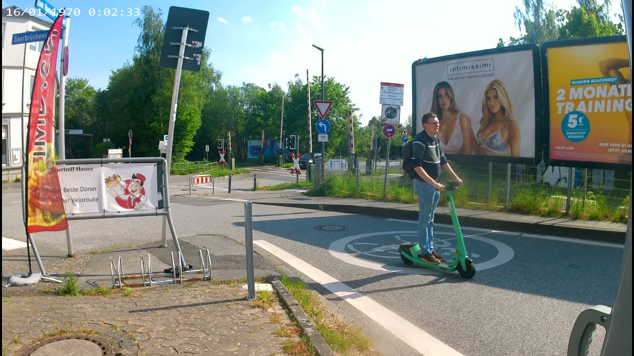 Ein Bahnübergang in Kiel.