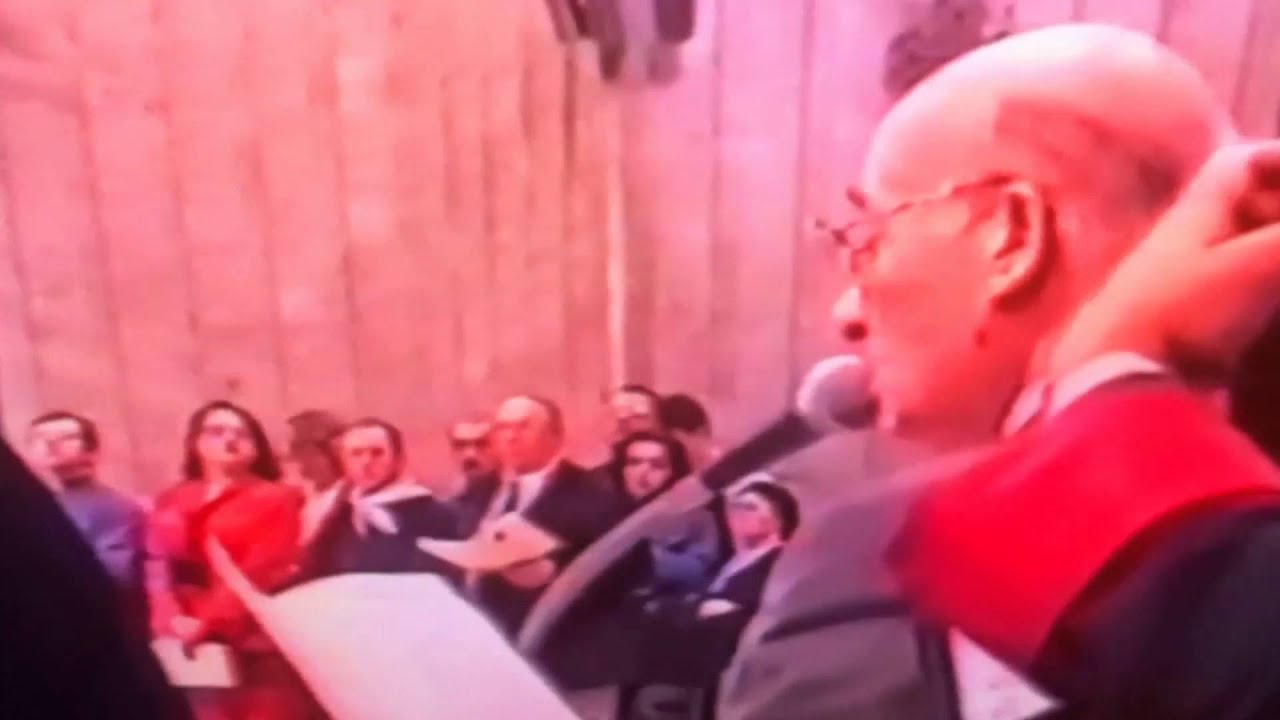 فيديو نادر للصوت وديع الصافي - كونوا في السكوت أيها السامعون