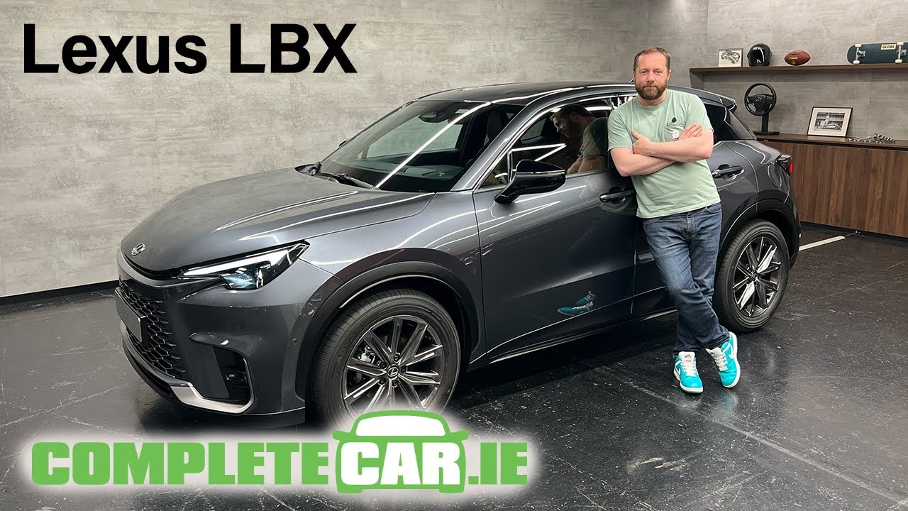 Lexus LBX — компактный гибридный кроссовер для Европы и Японии.