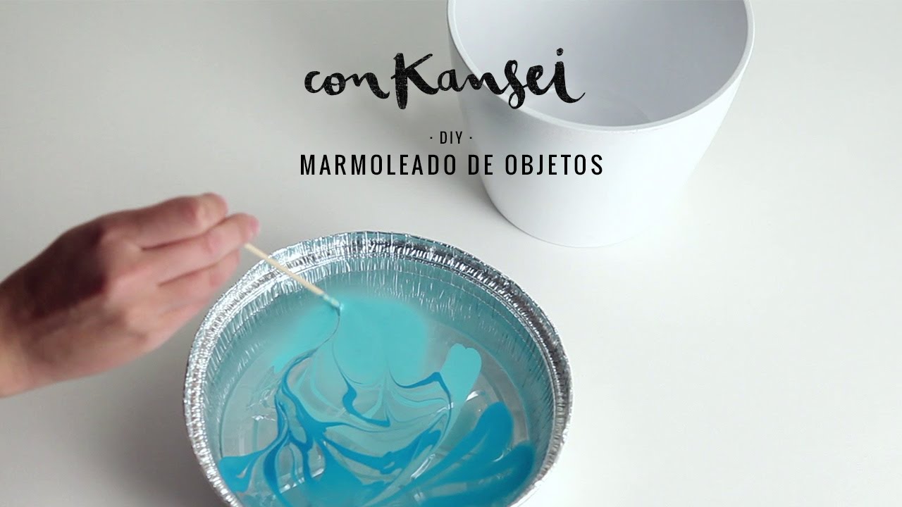C&oacute;mo marmolear un objeto con esmalte de u&ntilde;as
