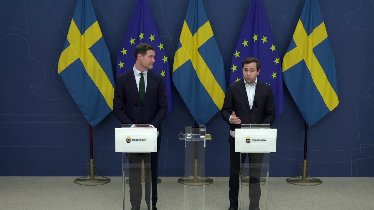 Johan Forssell och Benjamin Dousa h&aring;ller pressbriefing efter sitt bes&ouml;k till Syrien