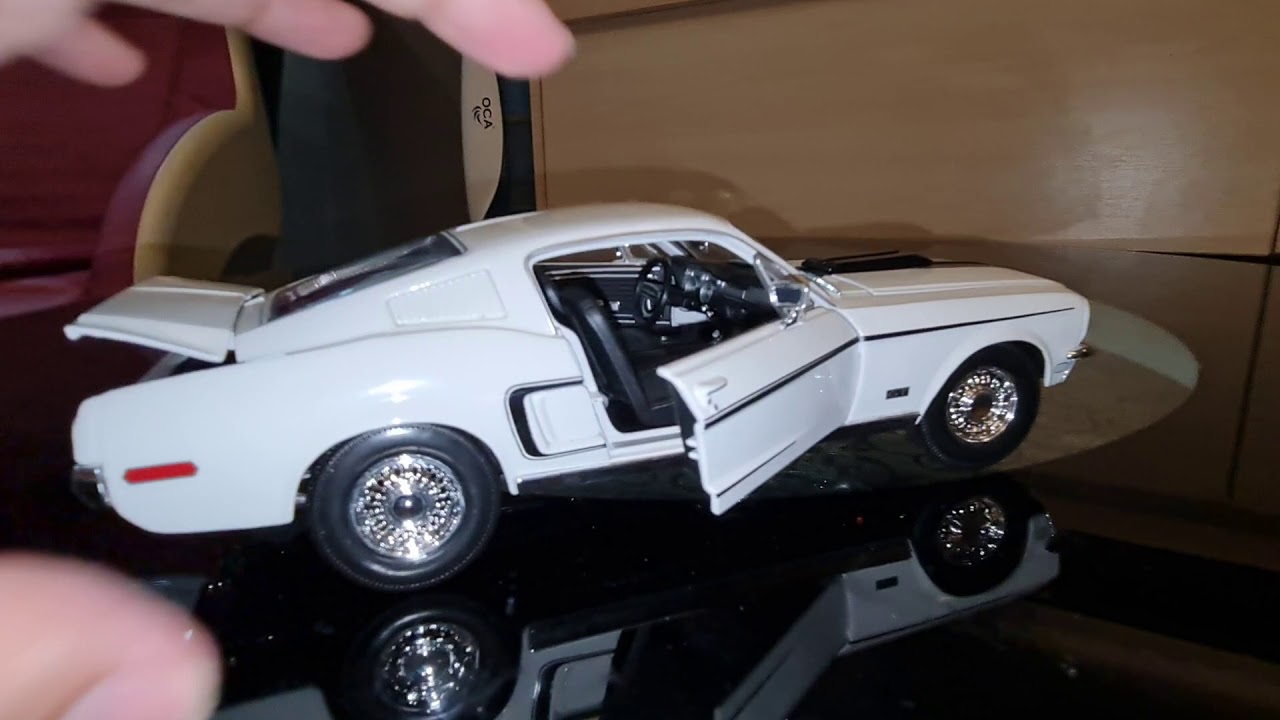 Ford Mustang GT Cobra Jet 1968 1:18 Scale by Maisto - Unboxing