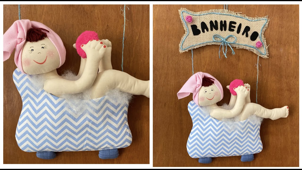 Enfeite de porta de banheiro, boneca na banheira