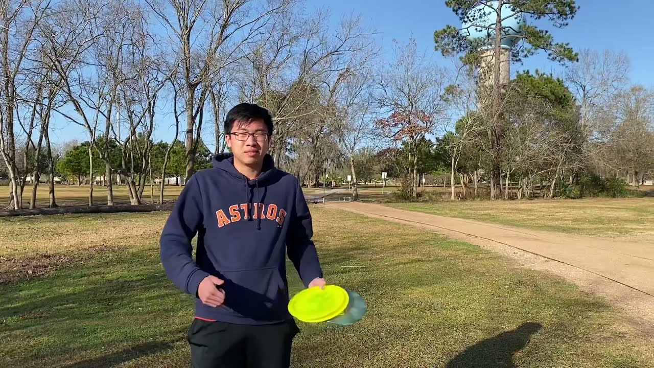 Vlog #7 Disc Golf Challenge! Ft. Ai-Ling and my dad!
