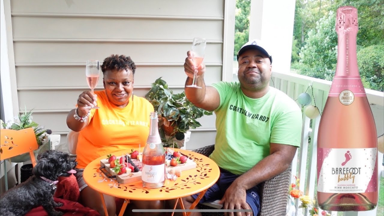 BAREFOOT BUBBLY MOSCATO PINK CHAMPAGNE REVIEW