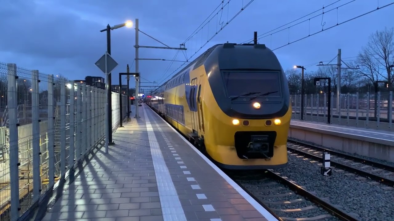 NS VIRM3 8742 vertrekt met LICHTGROET van Ede-Wageningen (AFWIJKING HS INSTALLATIE) || TSN