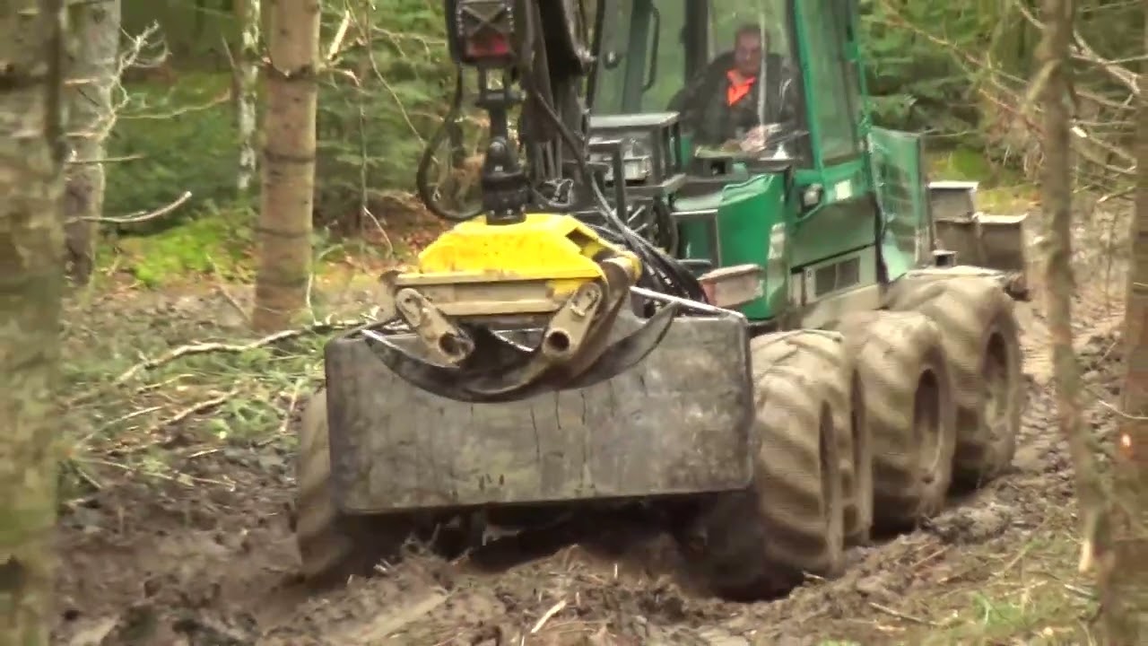 debardage  avec un  Timberjack  1410 D