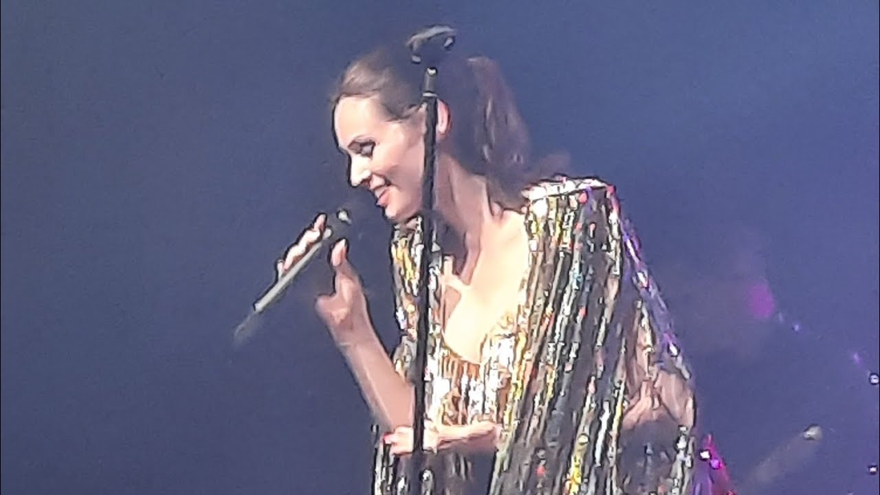 Sophie Ellis-Baxtor - Murder On The Dancefloor, live in Cologne 