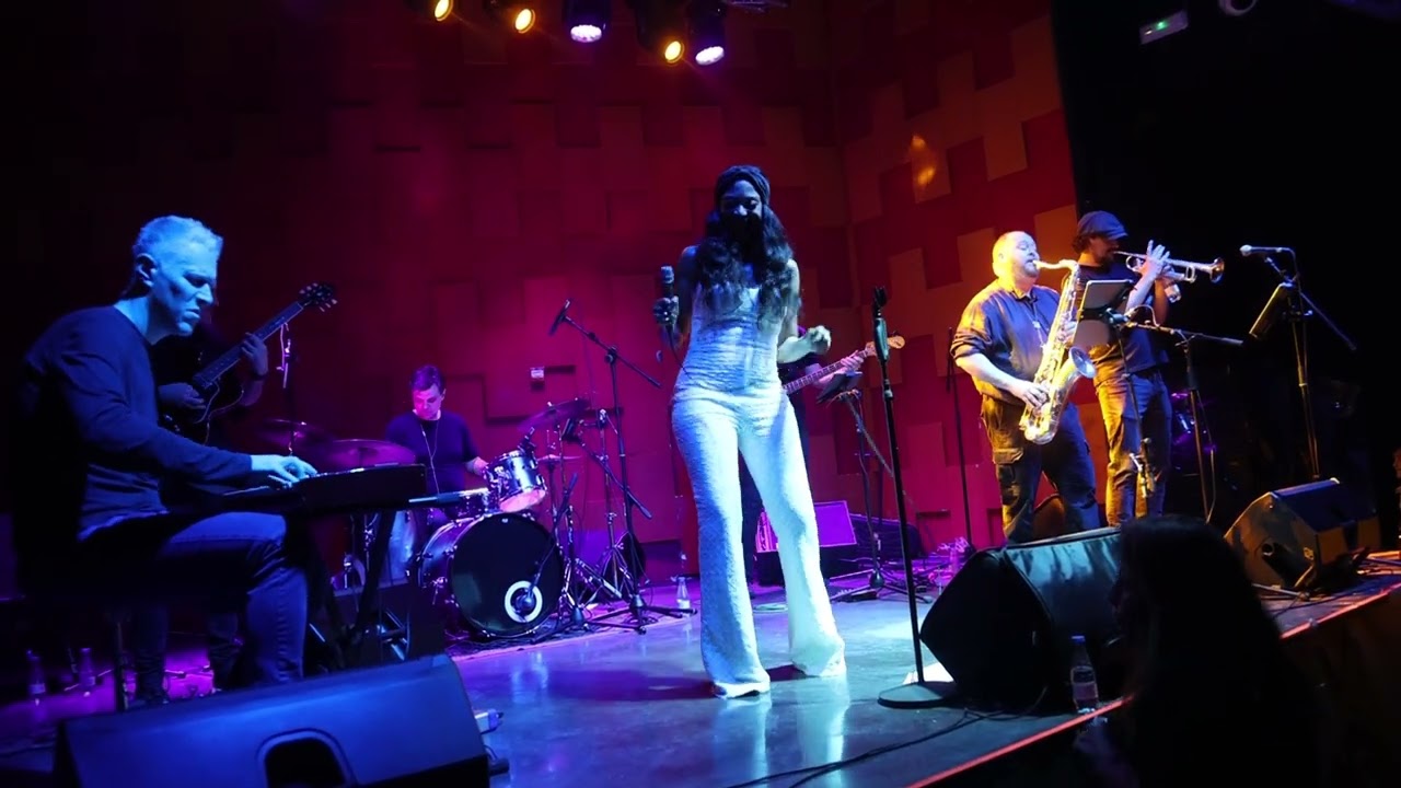 Acantha Lang en Sala H Ponferrada