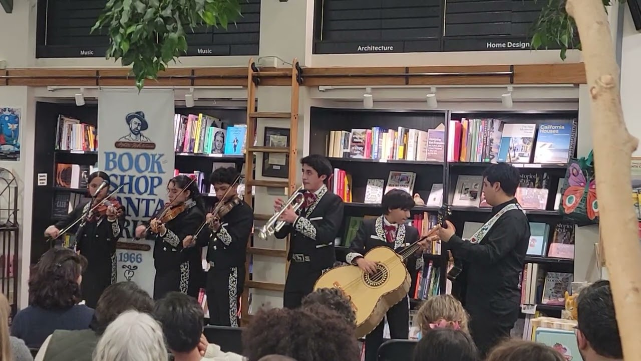 Poesia y Musica en Santa Cruz Book Shop.                            El Son de la Negra