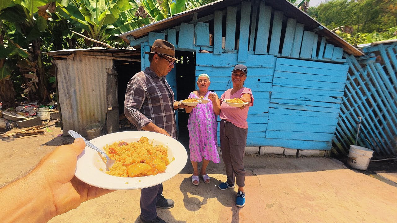 MIREN la ALEGRIA de AMANTINA al VERNOS LLEGAR 😁le COCINAMOS un LOCRIO de CHICHARON CAMPO DOMINICANO