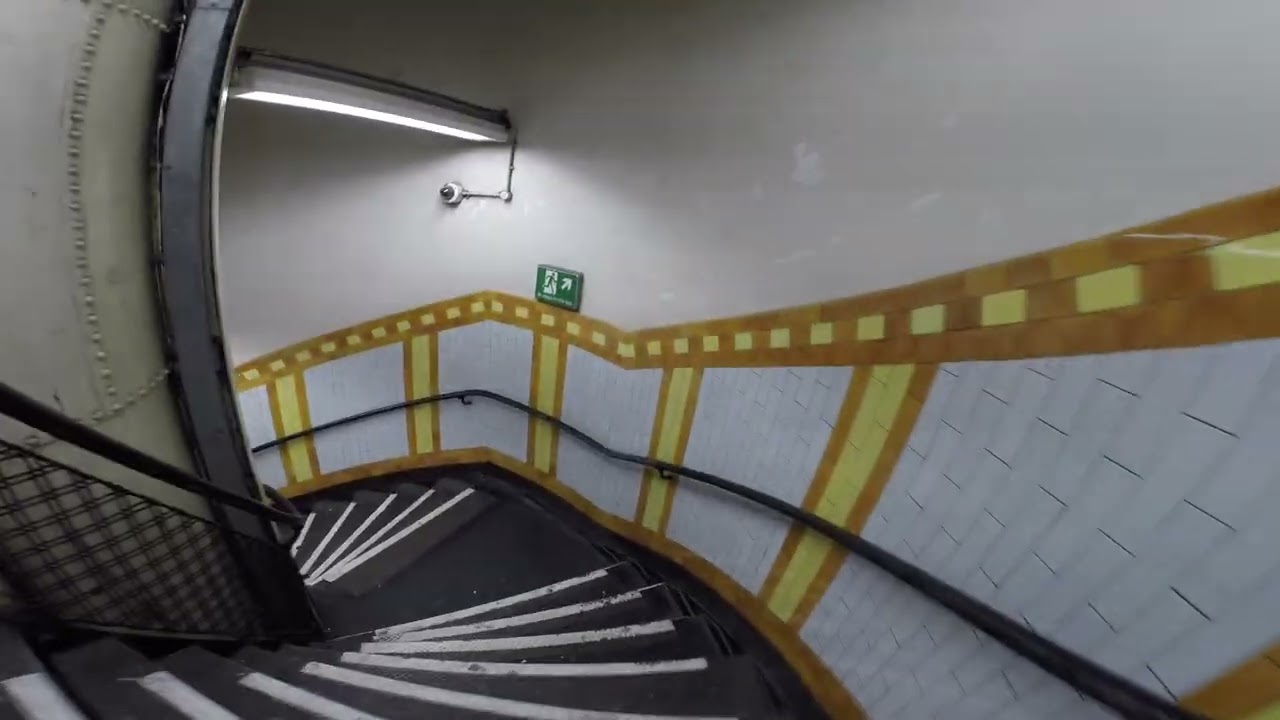 Covent Garden -  London Underground - Walking down the 193 steps.